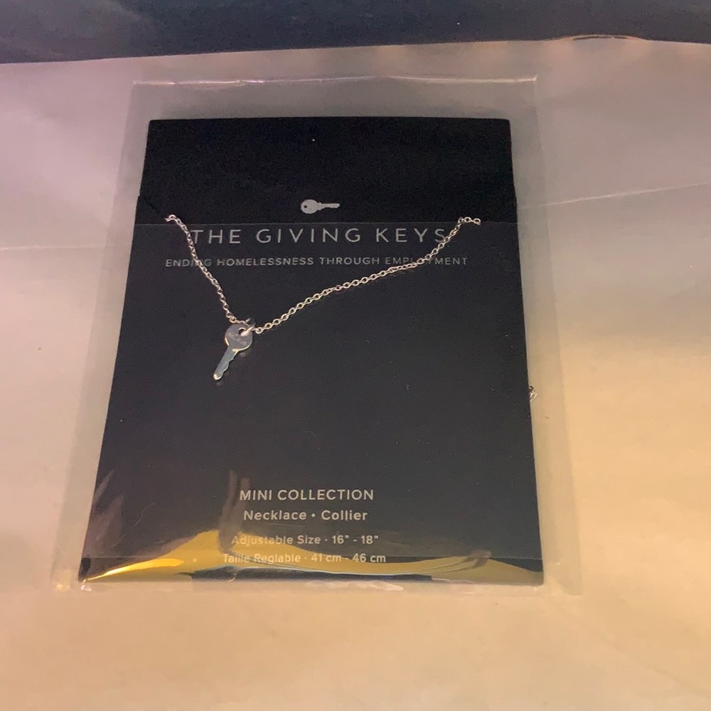 The giving keys mini necklace